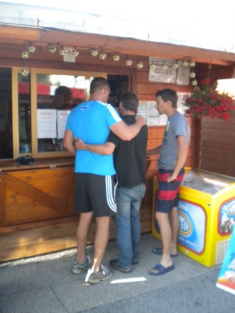 Jožko,Šmelo a Lolo dohadujú taktiku